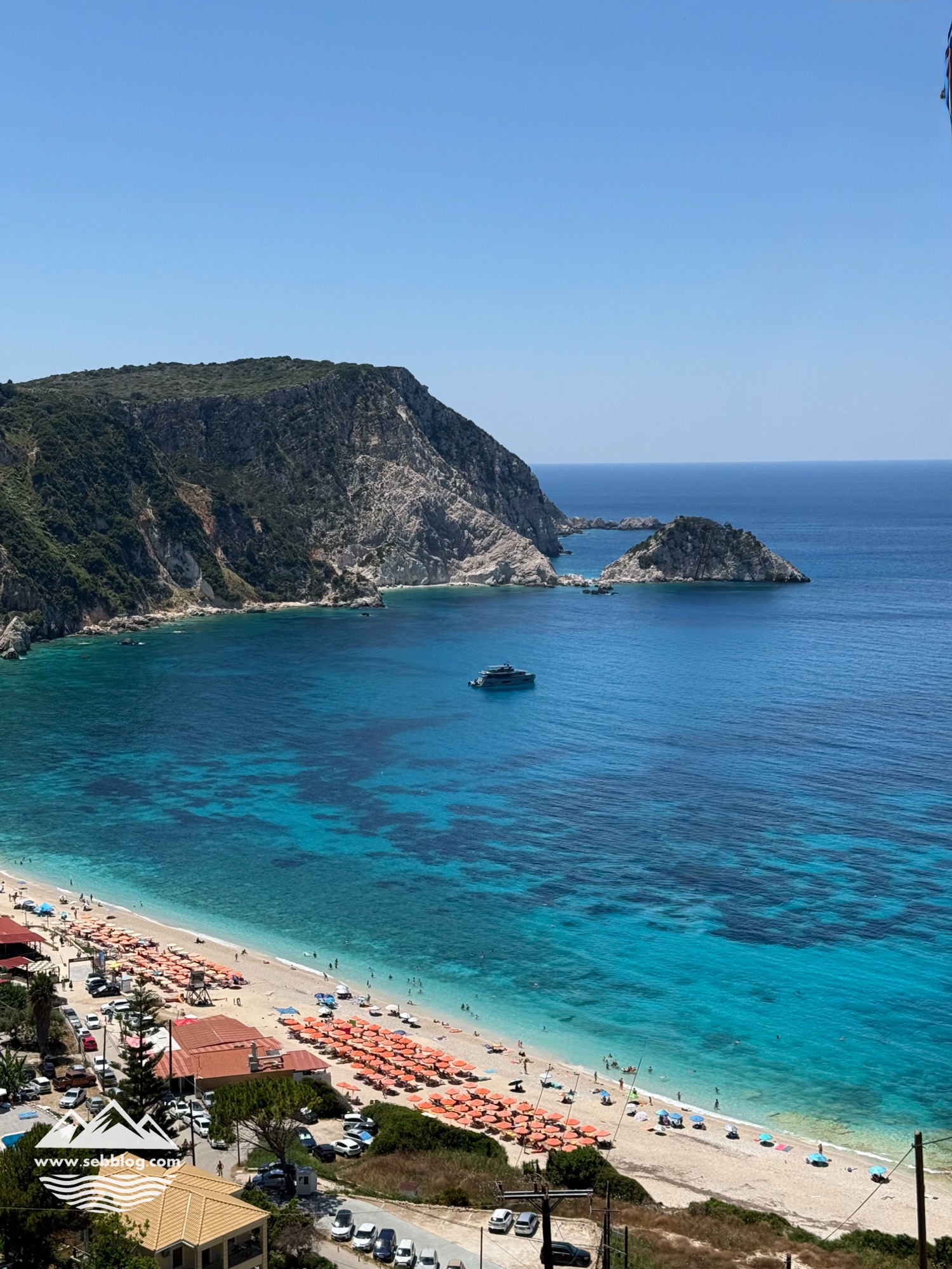 Plage de Petani en Céphalonie : Tout Ce Que Vous Devez Savoir Avant d’y Aller